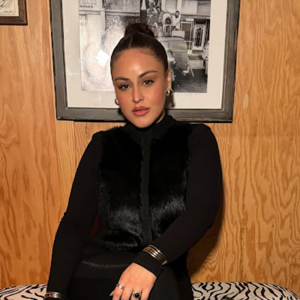 Meet your Posher, Rebeca